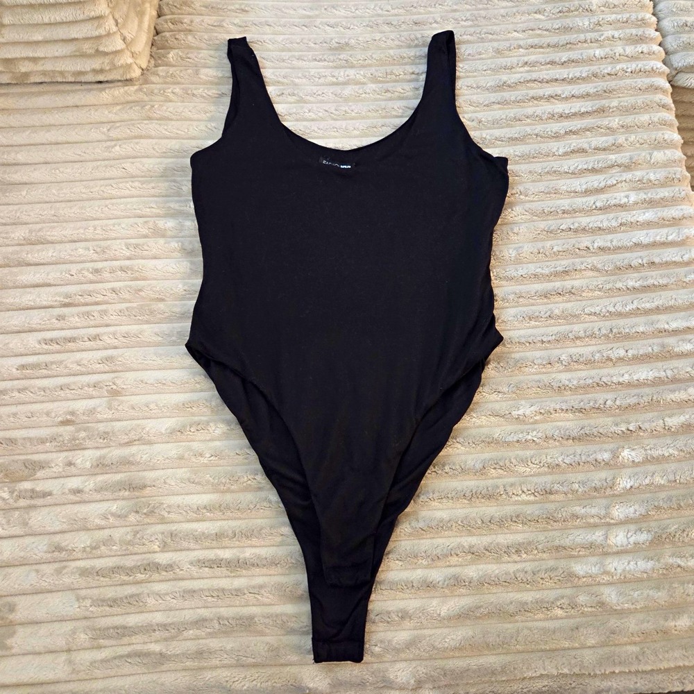 Fashion Nova Black Tank Bodysuit Size M Scoop Neck Sleeveless Thong Bottom